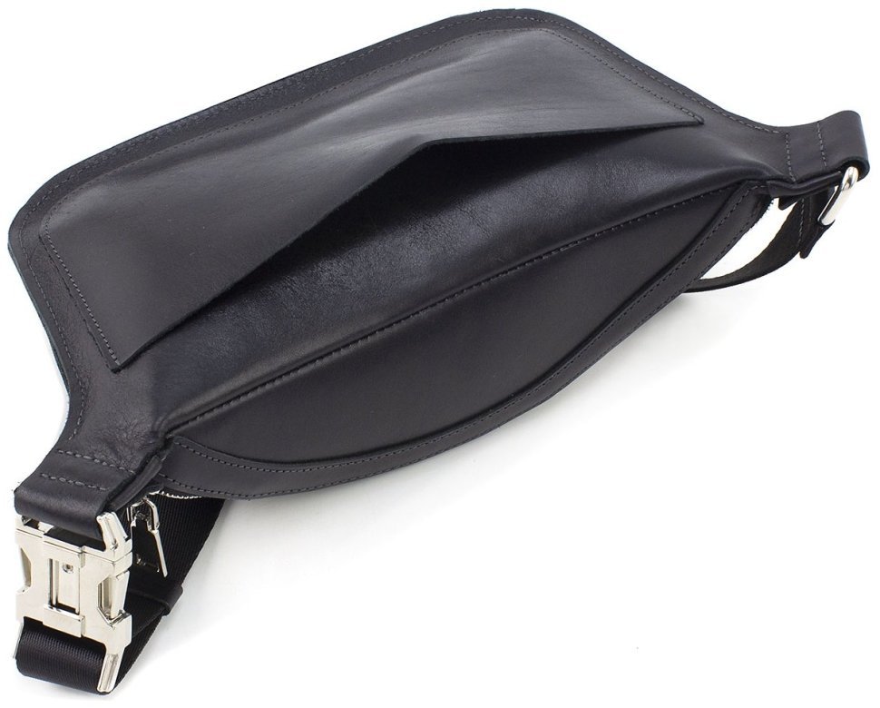 Якісна сумка-бананка через плече із натуральної італійської шкіри чорного кольору Grande Pelle 70752