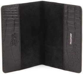 Обложка черного цвета из натуральной кожи с тиснением под крокодила KARYA (093-53)