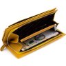 Желтый кожаный кошелек из фактурной кожи большого размера KARYA (21060) - 7