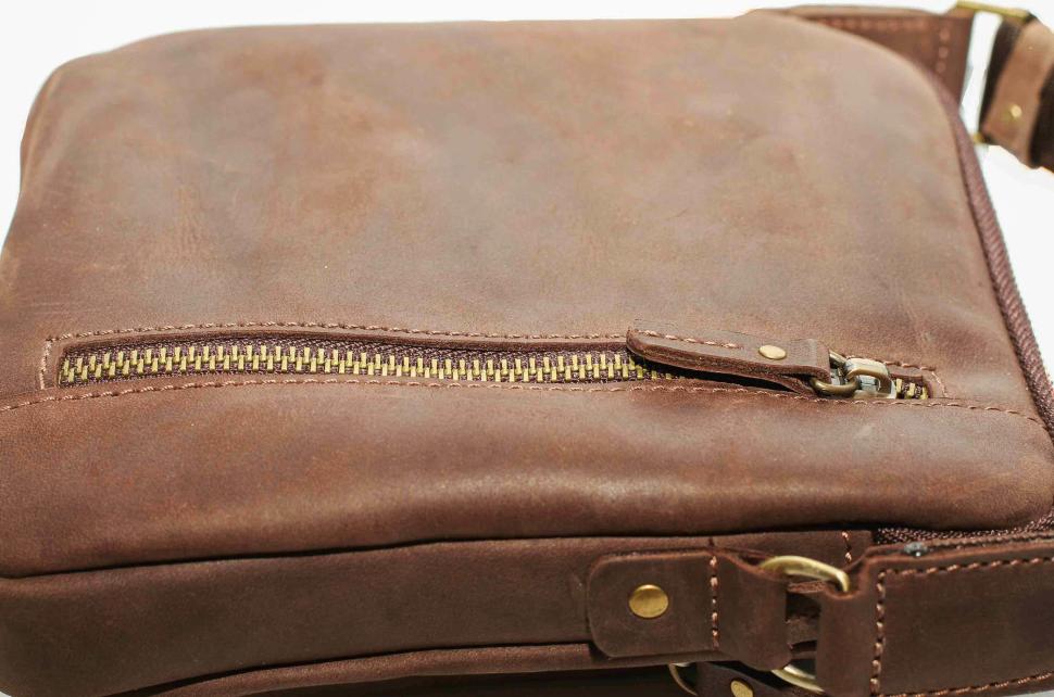 Маленькая мужская сумка коричневого цвета VATTO (12093)