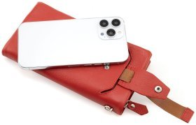 Женский кожаный кошелек с карманом для телефона ST Leather 90853 красного цвета