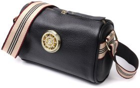 Повседневная женская сумка из кожи флотар с текстильным плечевым ремнем и украшением Vintage 102953 черного цвета