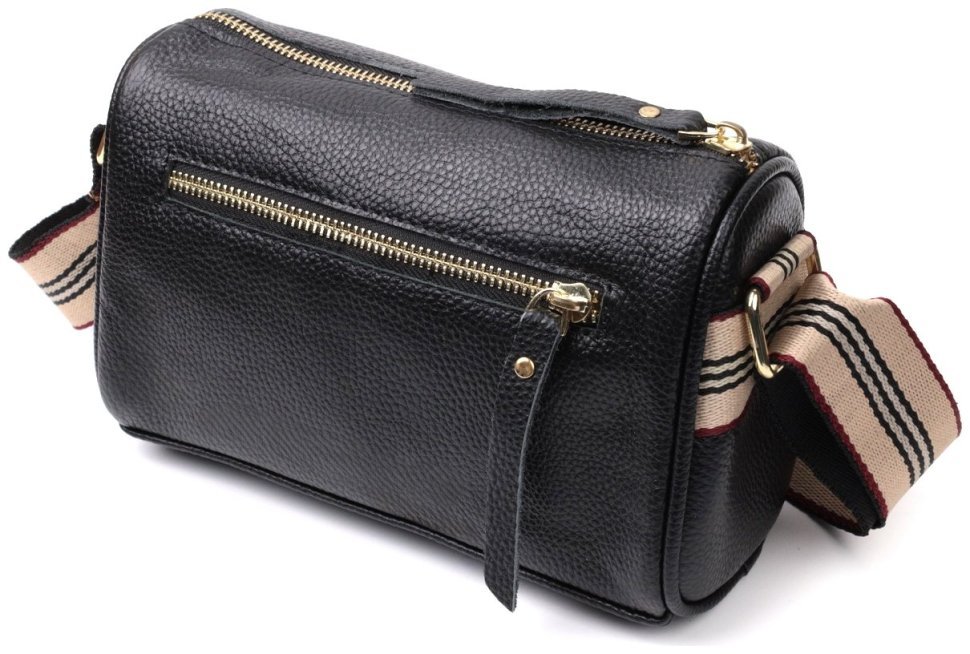 Повседневная женская сумка из кожи флотар с текстильным плечевым ремнем и украшением Vintage 102953 черного цвета modnotak фото №2