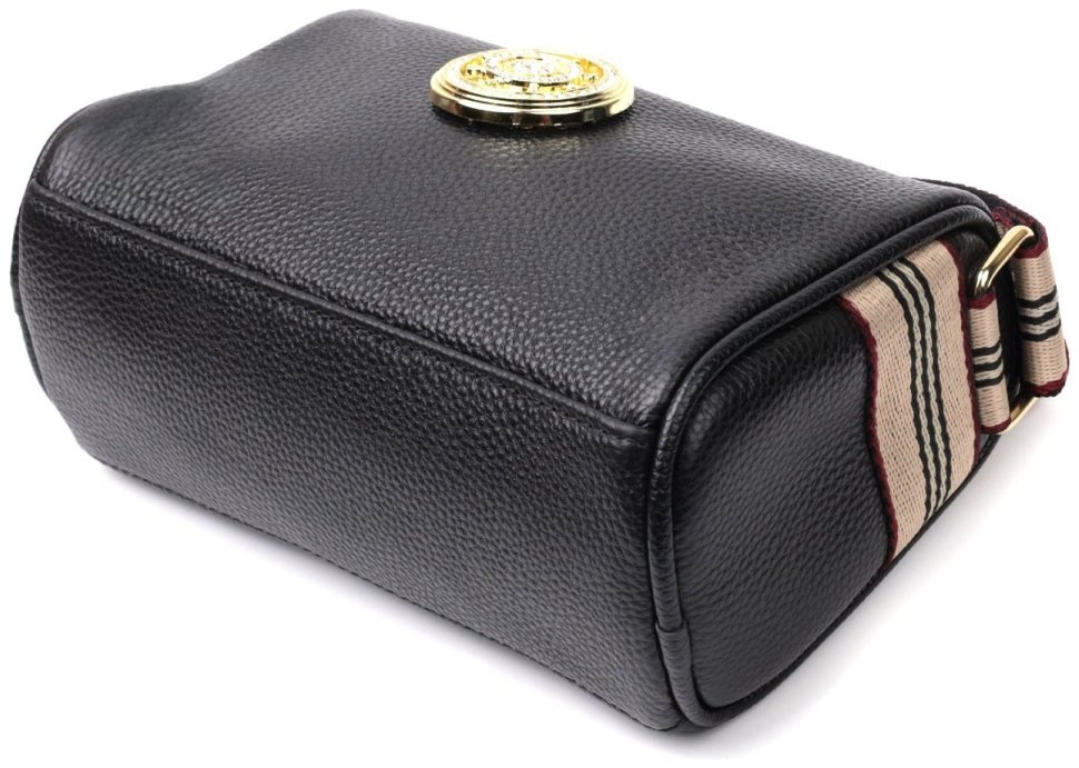 Повседневная женская сумка из кожи флотар с текстильным плечевым ремнем и украшением Vintage 102953 черного цвета modnotak фото №5