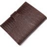 Мужское коричневое портмоне из фактурной кожи с хлястиком на кнопке KARYA (2421039) - 2