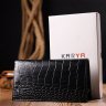 Черный мужской бумажник из натуральной кожи с тиснением под крокодила KARYA (2421139) - 8