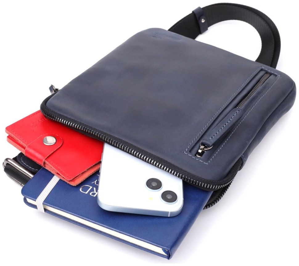 Городская компактная мужская сумка из винтажной кожи через плечо Shvigel синего цвета 108353 фото №8 Городская компактная мужская сумка из винтажной кожи через плечо Shvigel синего цвета 108353 modnotak фото №8