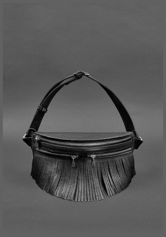Кожаная женская сумка на пояс черного цвета с бахромой BlankNote Spirit 78553