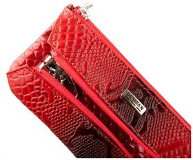 Красная женская ключница большого размера из натуральной кожи под змею Desisan 80654