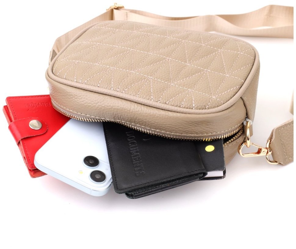 Компактна повсякденна жіноча сумка зі шкіри флотар Vintage 103154 бежевого кольору modnotak фото №9