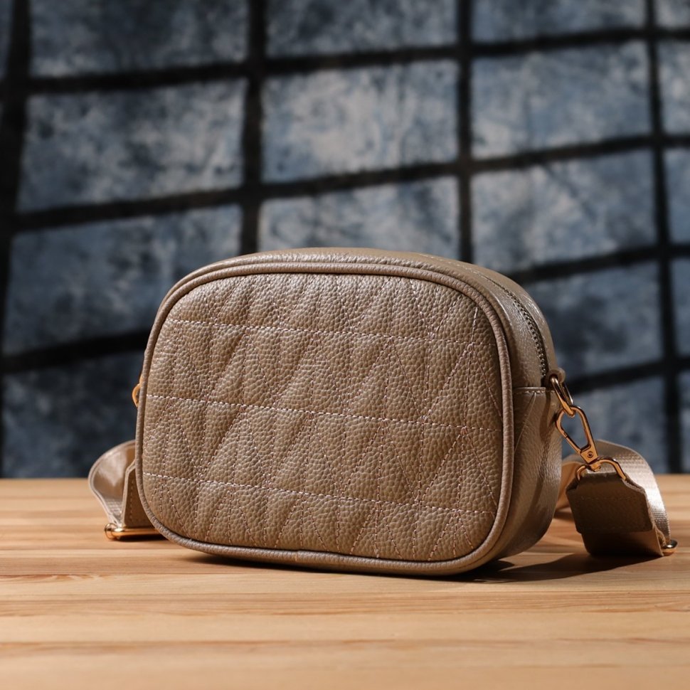 Компактна повсякденна жіноча сумка зі шкіри флотар Vintage 103154 бежевого кольору modnotak фото №10