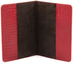 Яркая обложка для паспорта из лаковой кожи высокого качества KARYA (093-074)