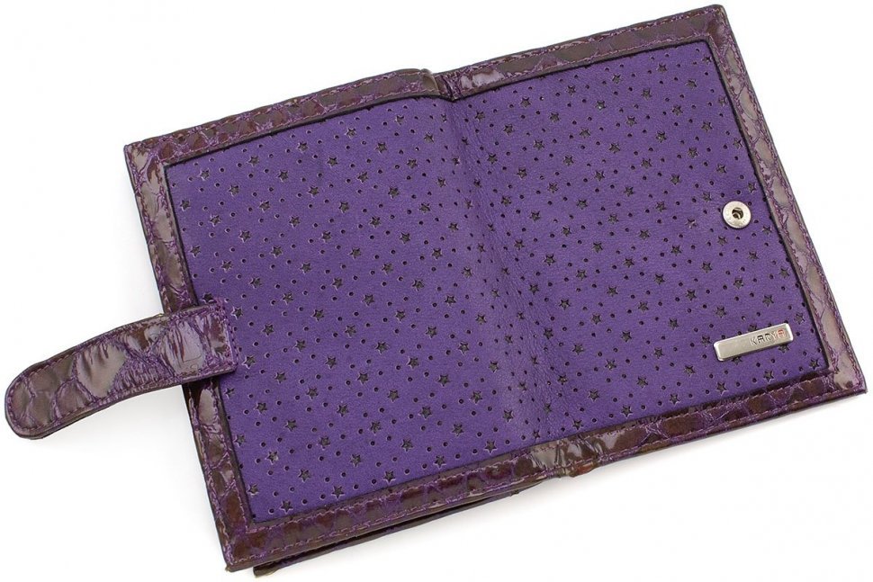 УЦЕНКА! Кожаная женская обложка для документов фиолетового цвета с перфорацией KARYA (15498)