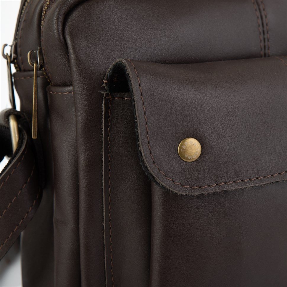 Чоловіча коричнева сумка через плече середнього розміру з натуральної шкіри на два відділення TARWA (19779)