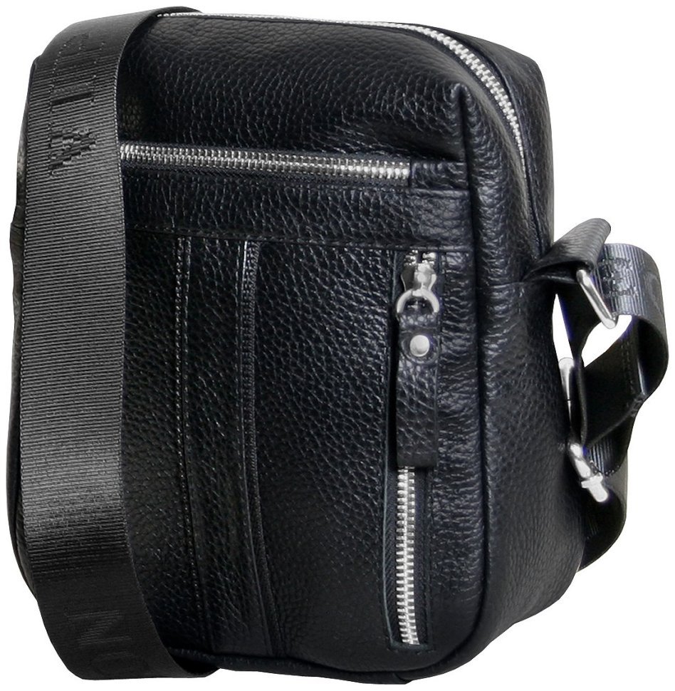 Компактна чоловіча сумка із фактурної шкіри чорного кольору через плече Vip Collection 102655 modnotak фото №2