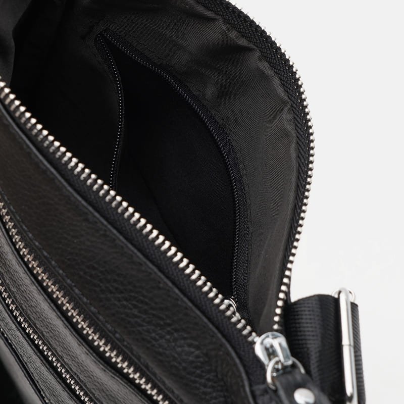 Тонкая мужская недорогая кожаная сумка-планшет черного цвета Keizer (19360)