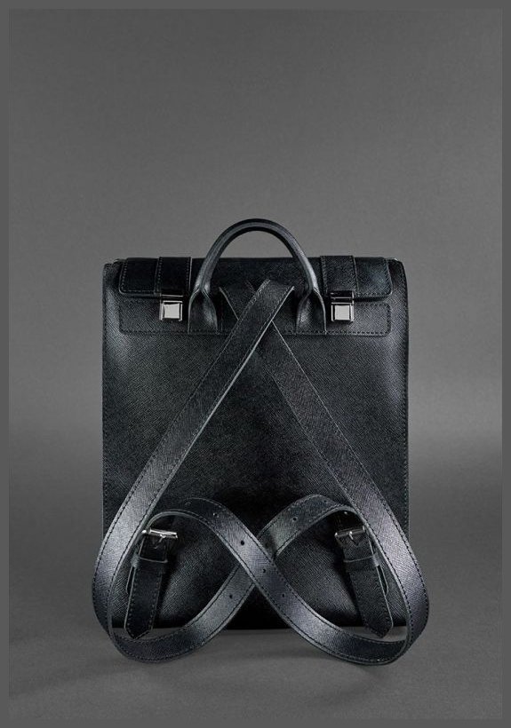 Класичний жіночий шкіряний рюкзак чорного кольору з клапаном BlankNote Blackwood 78655