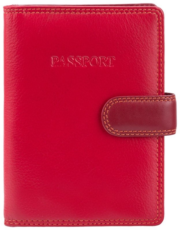 Шкіряна обкладинка для паспорта у червоному кольорі з хлястиком на кнопці Visconti Sumba 68755