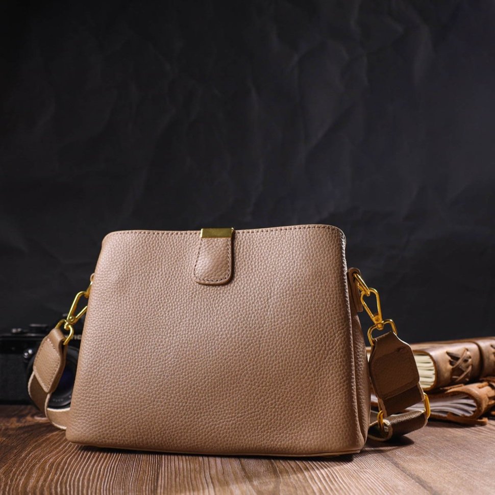 Бежевая женская сумка-кроссбоди на три отделения из натуральной кожи Vintage (2422106)