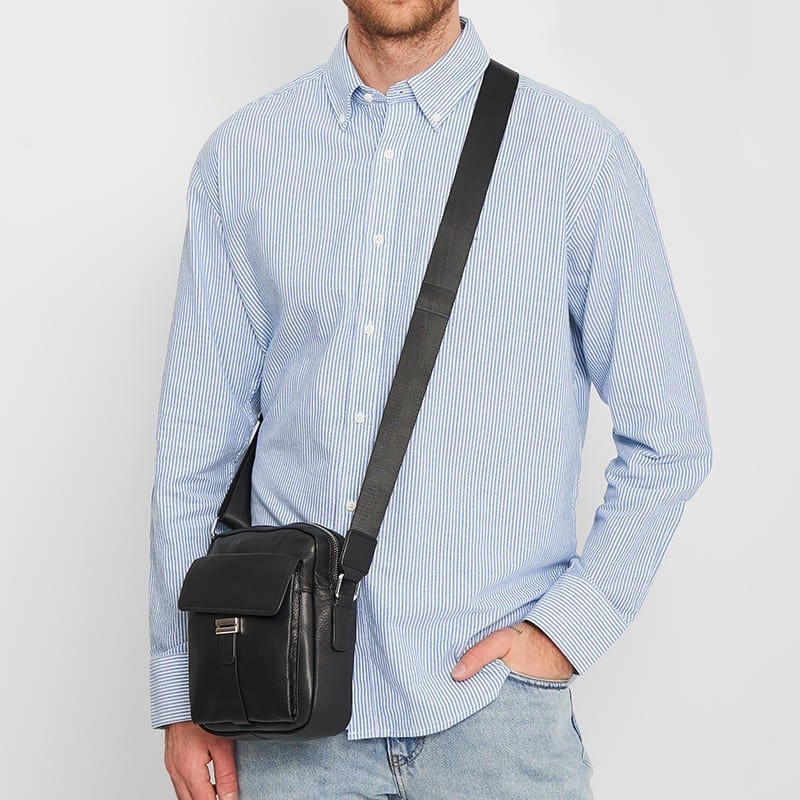Мужская черная сумка-планшет через плечо из натуральной кожи Ricco Grande (21374)