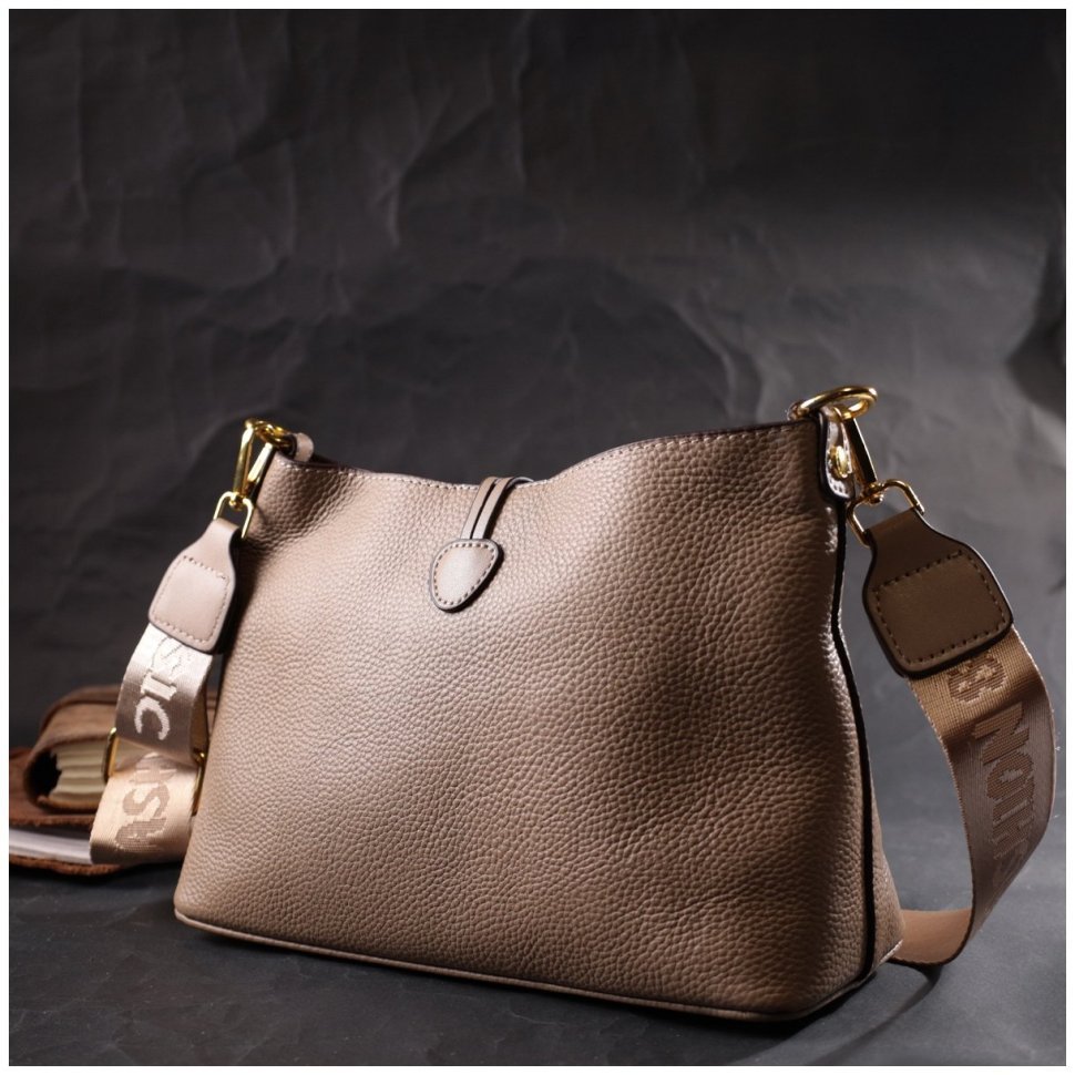 Жіноча сумка з натуральної шкіри бежевого кольору з фіксацією на петельку Vintage 2422320