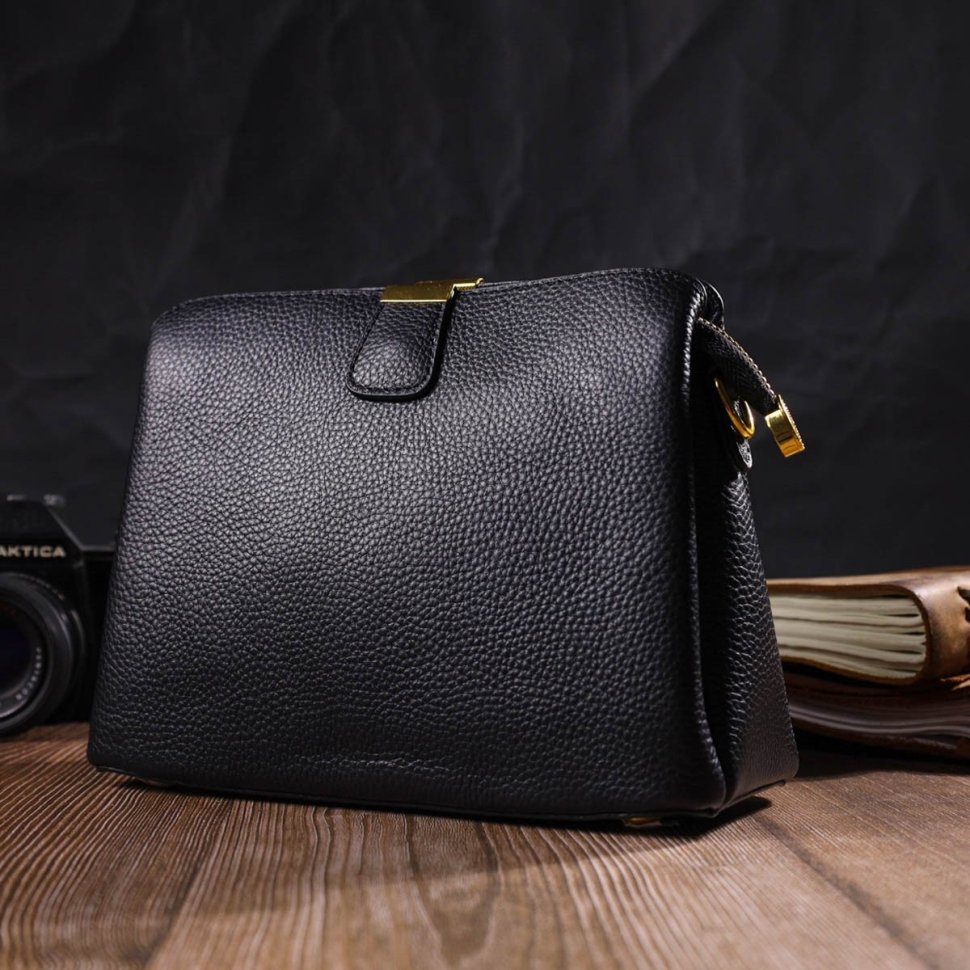 Жіноча сумка-кроссбоді на три відділення з натуральної шкіри чорного кольору Vintage (2422107)