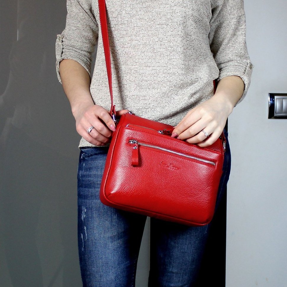 Маленькая женская сумка красного цвета из натуральной говяжьей кожи Issa Hara Мишель (27020)