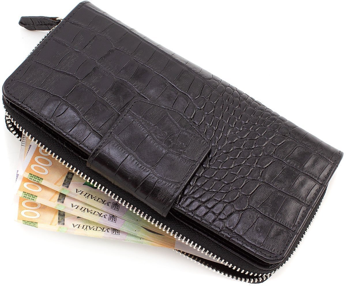 Жіночий великий шкіряний гаманець чорного кольору з фактурою під крокодила Tony Bellucci (10854)