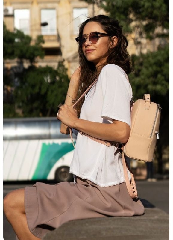Жіночий міні-рюкзак з натуральної шкіри світло-бежевого кольору BlankNote Kylie (12837)