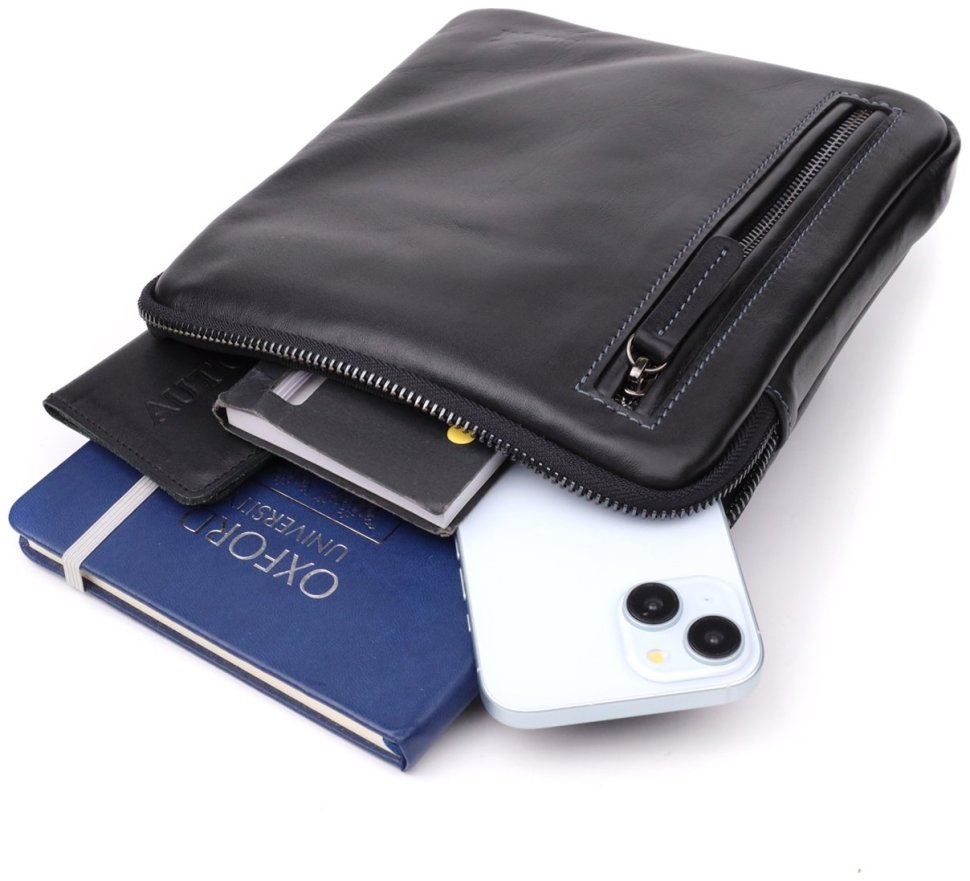 Практичная мужская сумка планшет из гладкой кожи черного цвета Shvigel через плечо 108358 modnotak фото №8