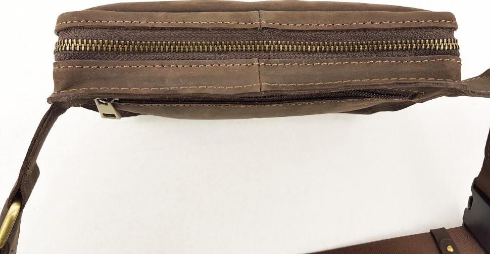 Кожаная мужская сумка на пояс коричневого цвета VATTO (11801)