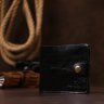 Черное кожаное мужское портмоне с фиксацией на хлястик и кнопку Shvigel (2416460) - 6