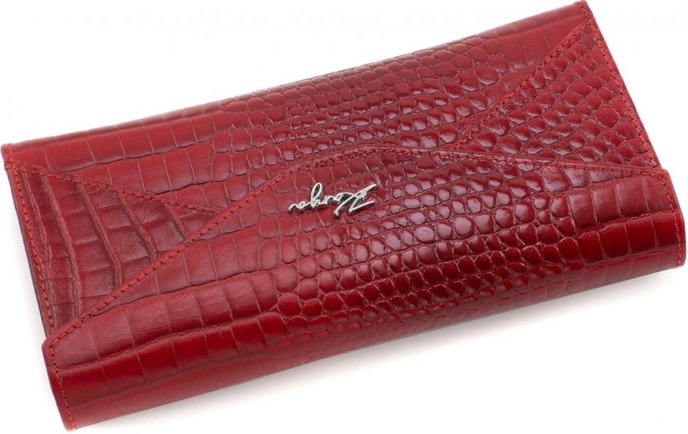 Зручний жіночий гаманець червоного кольору з натуральної шкіри під рептилію KARYA (19570)