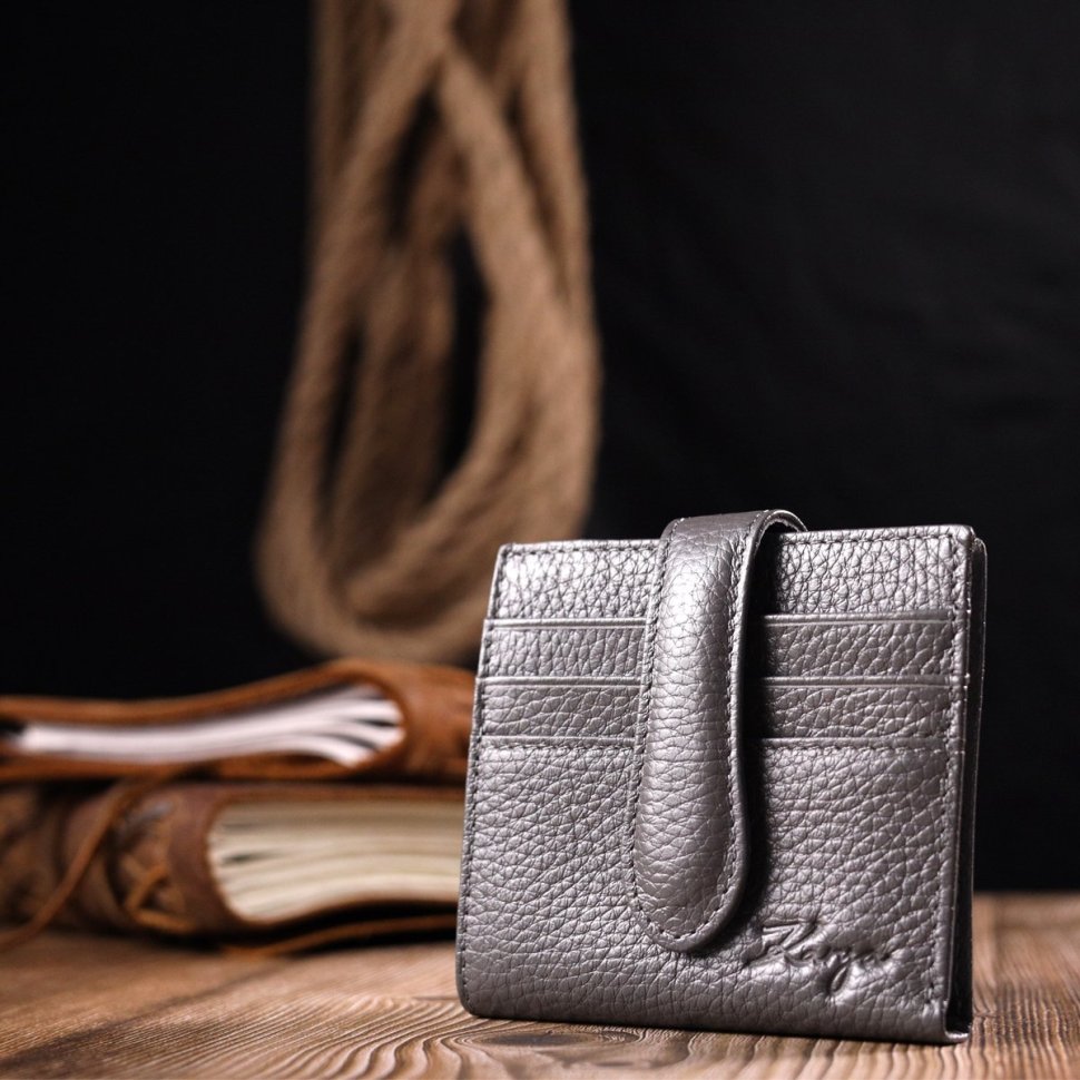 Сірий жіночий гаманець із натуральної шкіри з хлястиком на кнопці KARYA (2420946)
