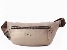 Шкіряна жіноча сумка-бананка пудрового кольору на блискавці Tom Stone (10915)