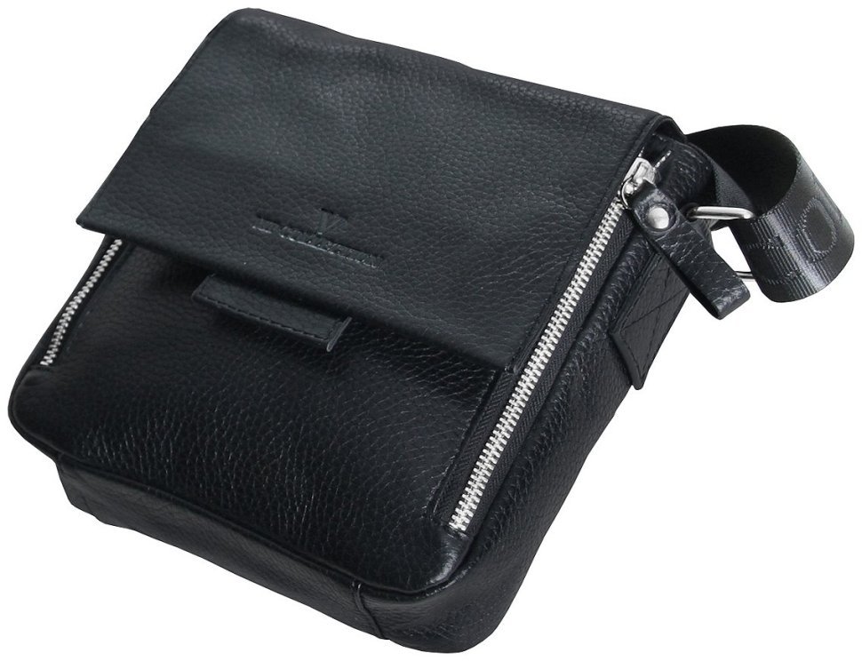 Шкіряна чоловіча сумка через плече із клапаном на магніті Vip Collection чорного кольору 102661 фото №2 Шкіряна чоловіча сумка через плече із клапаном на магніті Vip Collection чорного кольору 102661 modnotak фото №2