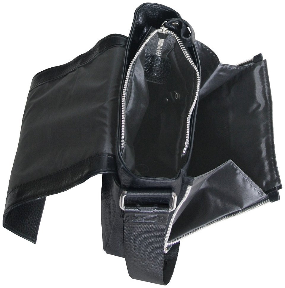 Шкіряна чоловіча сумка через плече із клапаном на магніті Vip Collection чорного кольору 102661 фото №5 Шкіряна чоловіча сумка через плече із клапаном на магніті Vip Collection чорного кольору 102661 modnotak фото №5