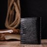 Стильное лаковое мужское портмоне из фактурной кожи черного цвета KARYA (2421047) - 9
