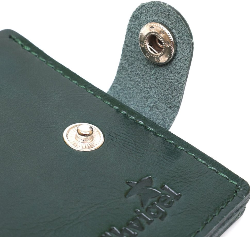 Зеленый кошелек двойного сложения из гладкой кожи с хлястиком на кнопке Shvigel (2416462)
