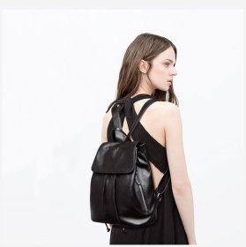 Средний женский рюкзак из фактурной кожи черного цвета Olivia Leather 77561