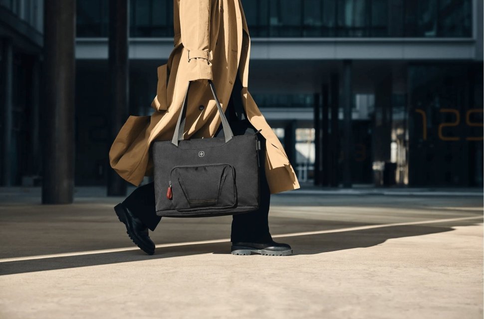 Деловая сумка для ноутбука до 15" с длинными ручками Wenger Motion Deluxe Tote черная 103662 modnotak фото №2