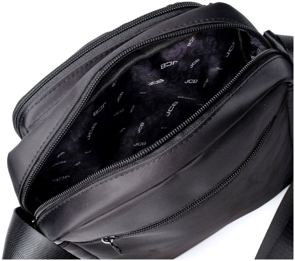 Міська чоловіча сумка через плече із міцного нейлону JCB B32 чорного кольору 93962 фото №5 Міська чоловіча сумка через плече із міцного нейлону JCB B32 чорного кольору 93962 modnotak фото №5