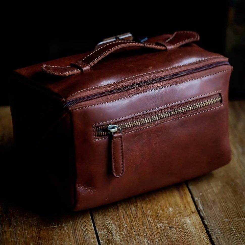 Вместительный мужской несессер из натуральной глянцевой кожи Ashwood K49 Chestnut 94362 коричневого цвета modnotak фото №7