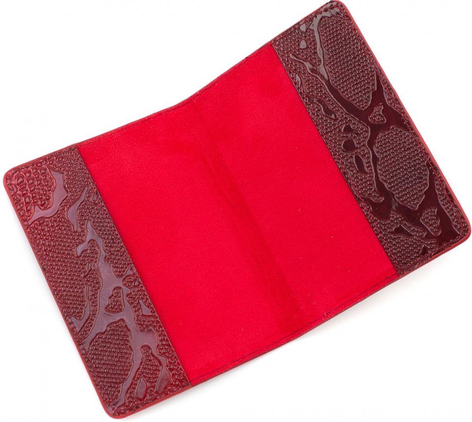 Красива обкладинка для паспорта з натуральної шкіри червоного кольору KARYA (093-019)