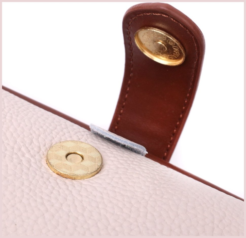 Шкіряна жіноча сумка-клатч молочного кольору з фіксацією на магнітну кнопку Vintage 2422426