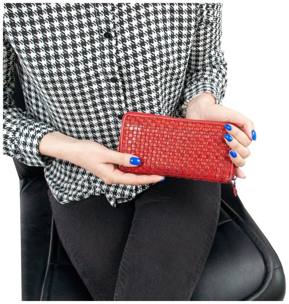 Вместительный женский кошелек из натуральной кожи с плетением Ashwood D81 94063 красного цвета фото №8 Вместительный женский кошелек из натуральной кожи с плетением Ashwood D81 94063 красного цвета modnotak фото №8