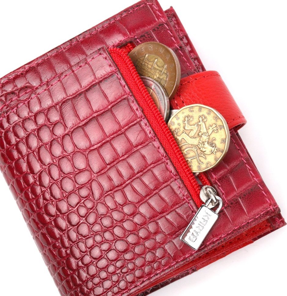 Красный женский лаковый кошелек из натуральной кожи под рептилию с хлястиком на кнопке KARYA (2420949)