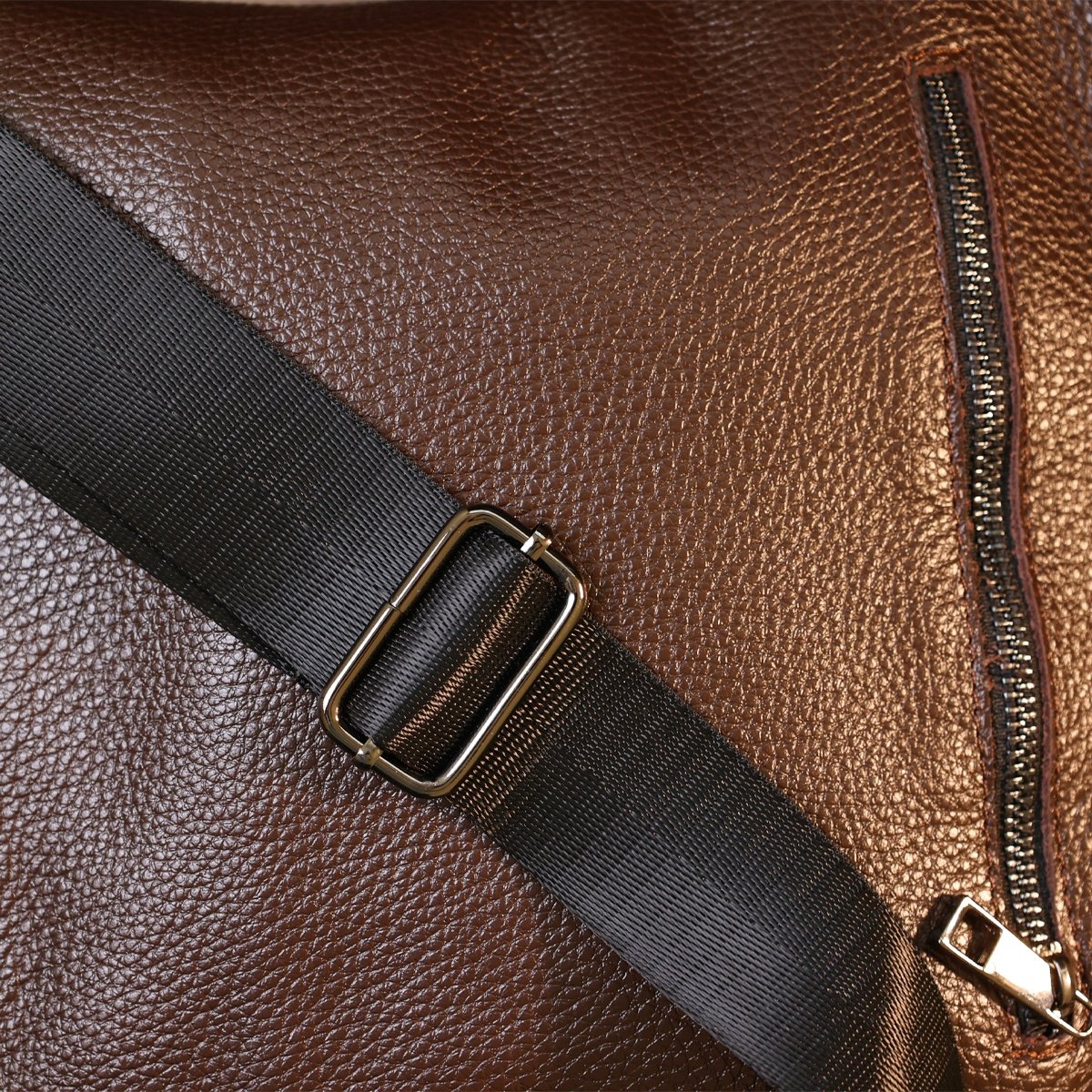 Кожаная современная мужская сумка через плечо коричневого цвета SHVIGEL (11601)