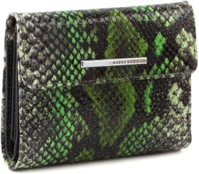 Чорно-зелений жіночий гаманець із натуральної шкіри під змію KARYA (19544)