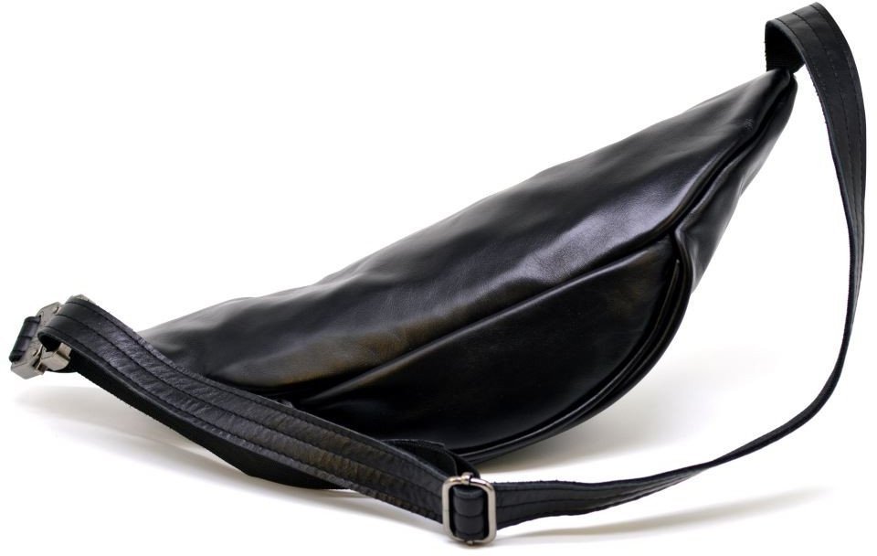 Велика сумка на пояс із чорної шкіри на блискавковій застібці TARWA (19649)